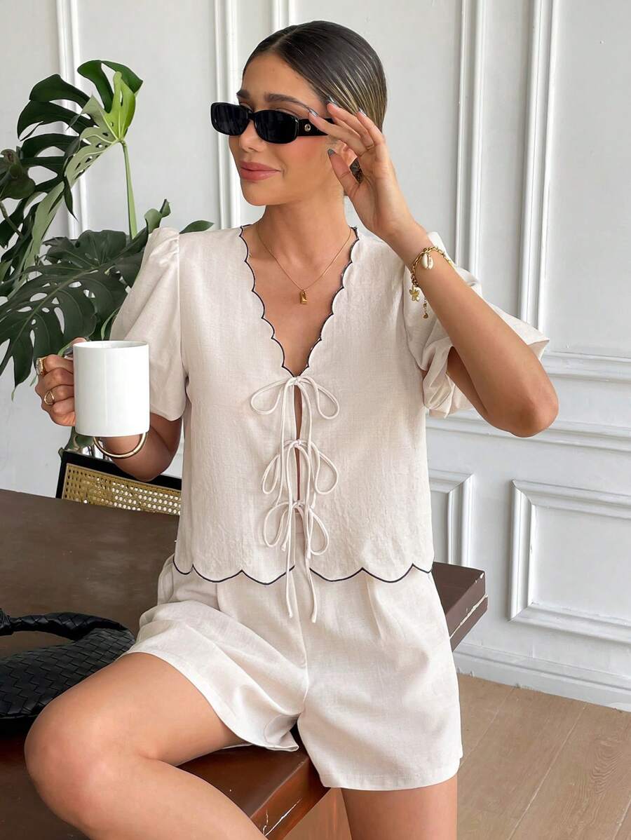 SHEIN Frenchy 2 件套女式夏季短款前系带上衣，喇叭袖和短裤套装 - 杏色 - 查看 1