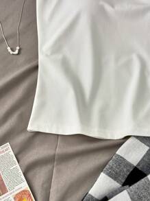 SHEIN Bộ đồ ngủ đôi tối giản cho bé gái tuổi teen, gồm áo hai dây ren có dây điều chỉnh và quần kẻ caro, 2 món, phong cách thanh lịch Pháp. - Đen và trắng - Xem 6