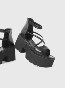 ROMWE Goth 女士黑色朋克和哥特风格厚底凉鞋，复古罗马交叉带露趾粗跟高跟鞋，万圣节 - 黑色 - 查看 4