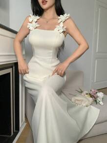 女士优雅长裙，3D花卉肩带设计 - 米色 - 查看 2