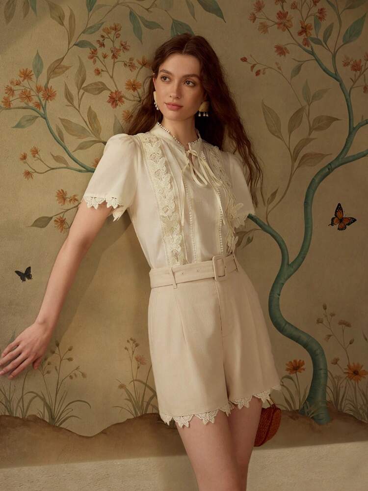 WOMEN'S LINEN CONTRAST GUIPURE LACE SHORTS WITH BELT