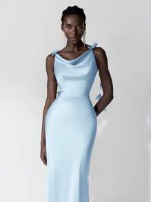 SHEIN Belle 优雅浪漫奢华缎面手工3D花朵露背伴娘礼服 - 淺藍色 - 查看 4