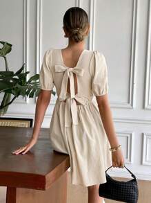 Serisse 女式圆领优雅短袖迷你连衣裙，带蝴蝶结装饰 - 杏色 - 查看 7