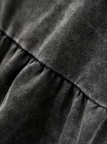 CosyJoli 女士休闲度假T恤，春夏修身荷叶边下摆T恤，雪花印花T恤，黑色后背蝴蝶结T恤，方领T恤 - 黑色 - 查看 6