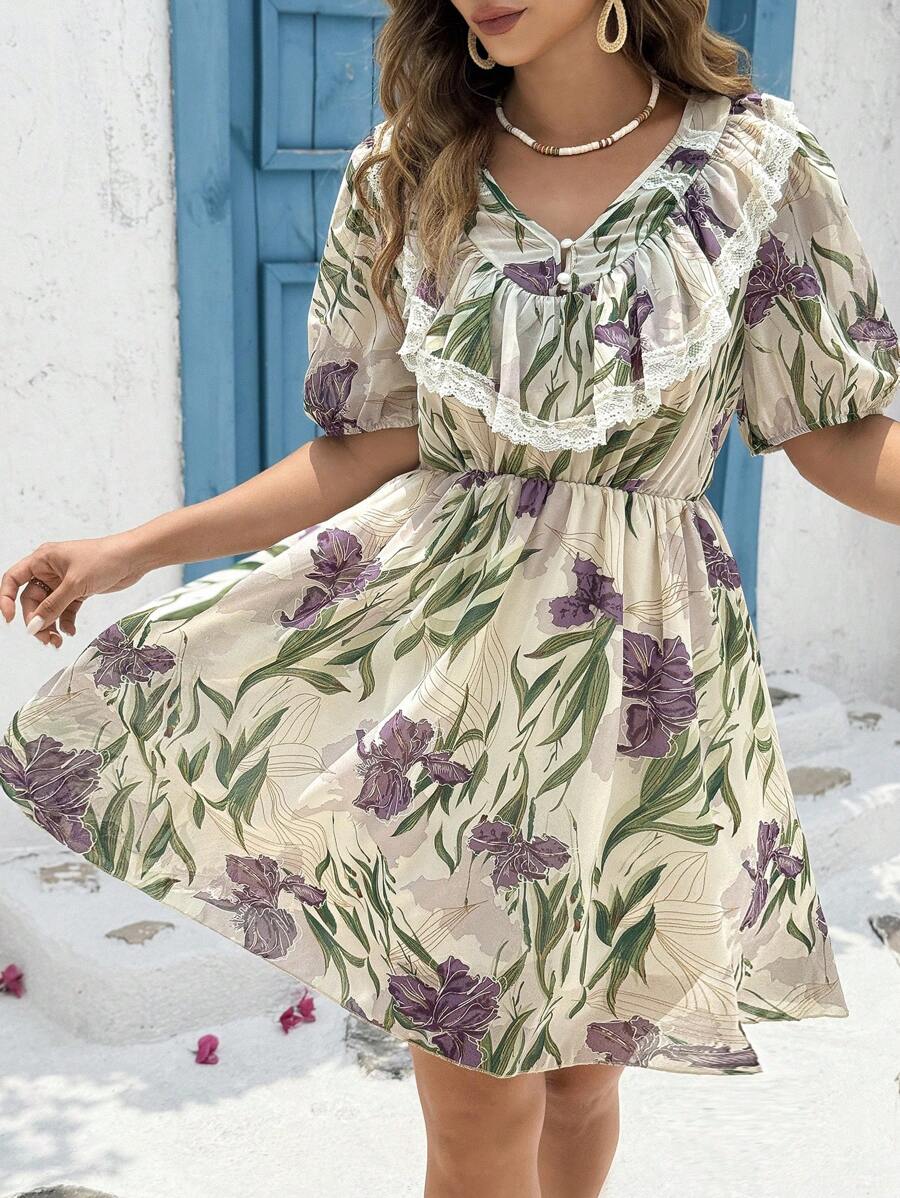 Flirla Vestido Elegante de Manga Curta com Estampa Floral, Decote em V, Renda e Aplicação em Plus Size - Multicolorido - Visão 1