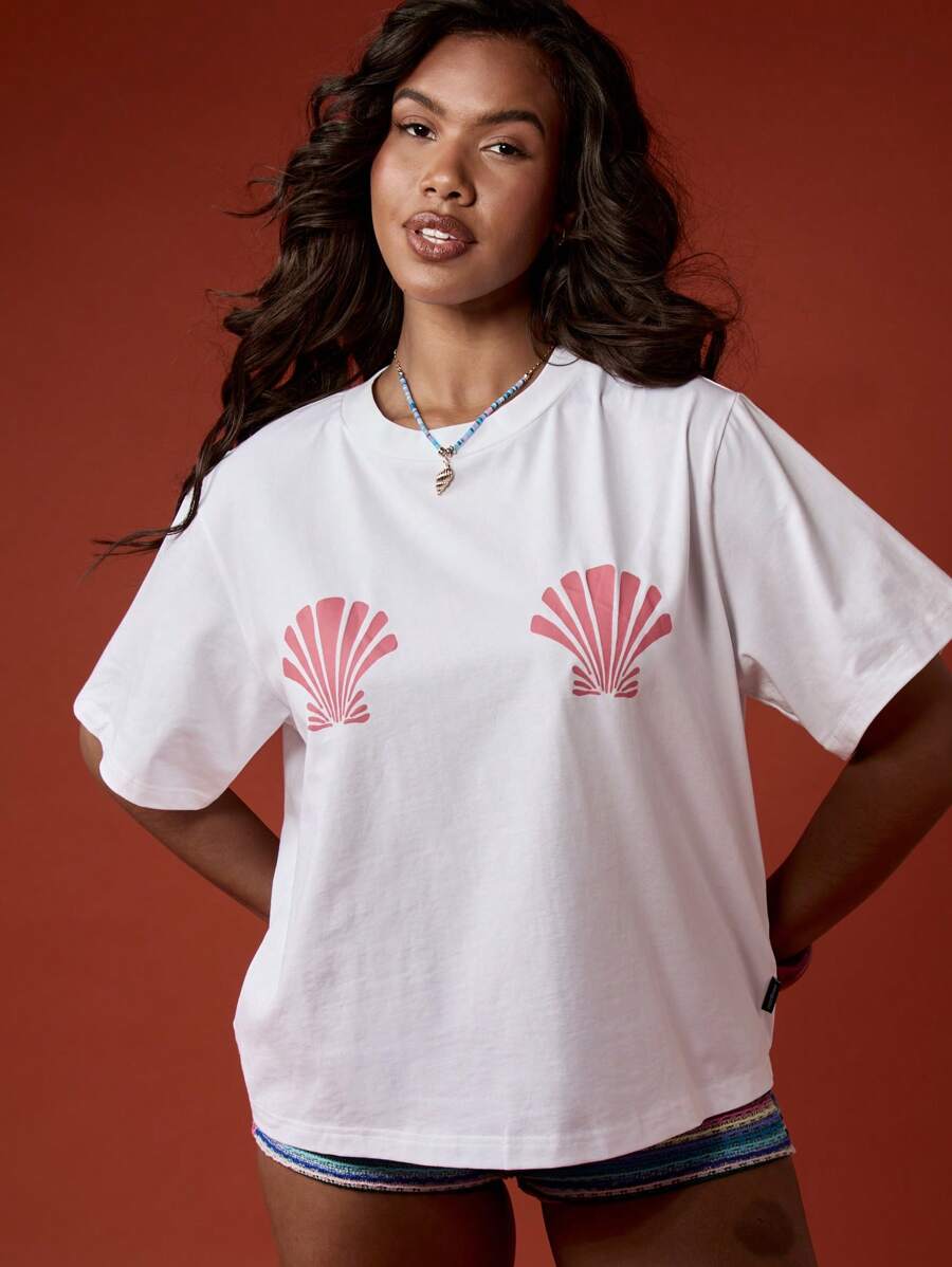 MISSGUIDED Summer Shell Print Oversized T-Shirt Beach Vacation Resort Wear Casual Lounge Surf Style Coastal Fashion - White - View 1