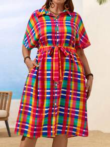 EMERY ROSE Vestido informal de verano talla grande con mangas cortas, botones delanteros y estampado a cuadros para vacaciones - Multicolor - Ver 1