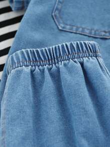 SHEIN Set de 3 piezas con camisa de mezclilla estilo americano vintage, camiseta de manga corta blanca y pantalones cortos de mezclilla casuales para niños adolescentes con un diseño suelto de moda coreana de verano - Lavado ligero - Ver 4