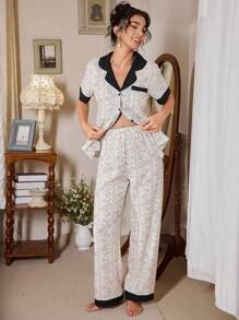 CottageSlumber Conjunto de pijama de mujer con estampado floral de crep de burbujas de color contrastante, manga corta. Detalles cómodos y elegantes de la temporada navideña con esplendor floral abundante. - Multicolor - Ver 7