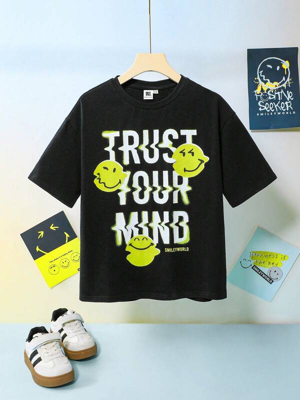 SmileyWorld® | SHEIN Tween Boy Yellow Smiling Face Graphic Black Casual Versatile Short Sleeve T-Shirt