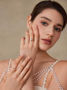 MOTF PREMIUM 3-IN-1 STACKABLE FINGER RING WITH SPARKLING CZ STONES AND SLIT DESIGN - Yellow Gold - View 4