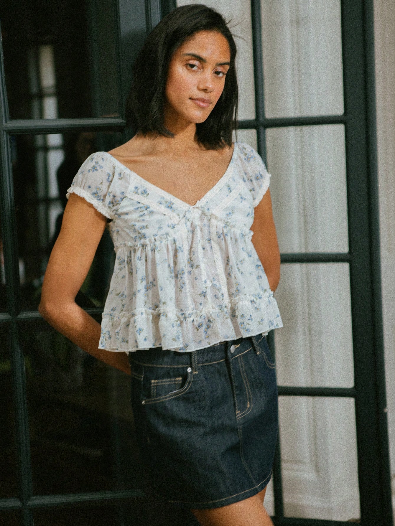 ビンテージ風 フローラルプリント ボタン前開き ブラウス パフスリーブ カットアウトバック バケーションアウトフィット レディース キュート 秋冬トップス