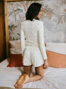 lacRébo 奶油色复古花卉纽扣前长袖上衣和宽松短裤家居服套装，生菜下摆，秋冬秋季服装 - 彩色 - 查看 4