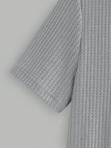 Manfinity Mode 2 件男士纯色短袖 T 恤和抽绳腰口袋短裤套装 - 淺灰色 - 查看 5