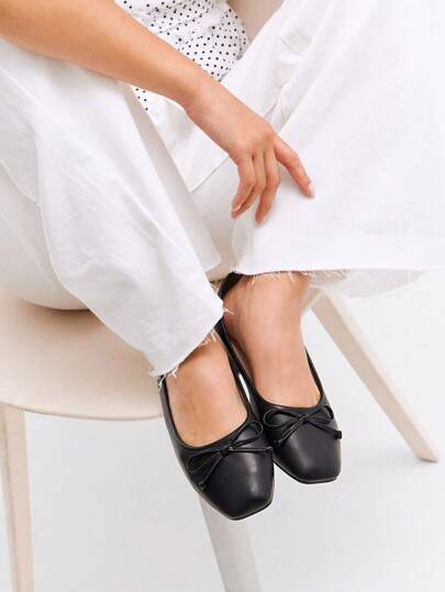 Solezae Women's Elegant Round Toe Ballet Flats With Bow Detail