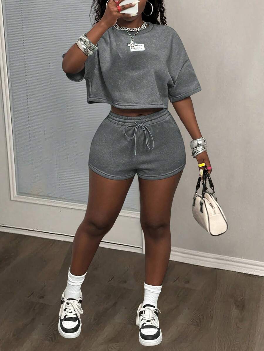 Slaydiva 两件套：2025春夏休闲运动女式街头风格圆领短袖T恤和短裤、羊毛运动衫套装 - 灰色 - 查看 1
