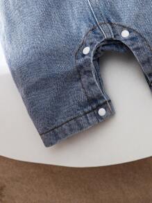 SHEIN Summer Solid Color Baby Boys' Denim Romper With Pocket & Bear Patchwork