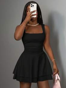 Slaydiva Vestido corto de verano para mujer, básico y casual, con cuello cuadrado, fruncido, de doble capa y corte evasé, de estilo deportivo y dulce