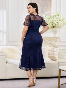 Modelyn 大码女式蕾丝荷叶边短袖鱼尾下摆优雅连衣裙 - 藍色 - 查看 2