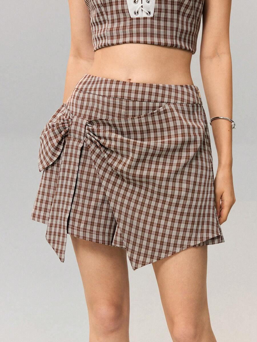SHEIN MOD Quần short quấn phía trước họa tiết kẻ caro cho nữ, trang phục mùa hè thanh lịch, tốt nghiệp, sinh nhật, kỳ nghỉ, bãi biển, mùa hè, buổi hẹn hò lãng mạn, phong cách quý tộc cổ điển cho nữ, vải gingham - Cà phê nâu - Xem 1