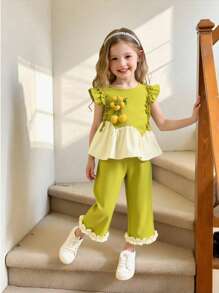 Conjunto de top con volante asimétrico y decoración de flor 3D en manga corta y pantalones para niñas pequeñas, ropa informal y linda para uso diario