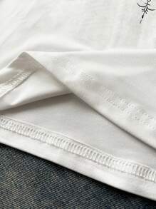 SHEIN EZwear Women Graphic Printed Crew Neck Short Sleeve Loose Casual T-Shirt