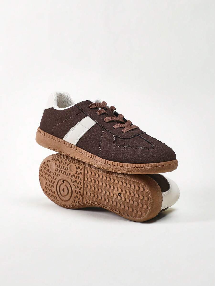 Solezae Zapatillas de entrenamiento retro con cordones y puntera redonda, suela de goma, blanco y marrón, un artículo esencial clásico y versátil - Réplica popular para mujeres del modelo alemán