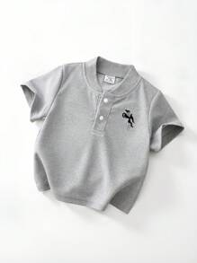 SHEIN Playful Pals Ropa para bebés niños - Camisa polo de manga corta casual para hombres con patrón de caballo bordado, textura con cuentas, adecuada para actividades al aire libre y en interiores en primavera y verano