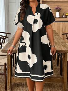 Weeklong 大码花卉印花缺口领短袖夏季连衣裙 - 黑色 - 查看 1