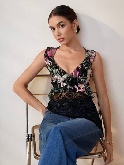 Chiquease 女式性感 V 领弹力修身蕾丝拼布碎花热带碎花荷叶边设计吊带背心无袖上衣