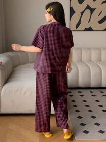 Dazy Plus Set pijamale Plus Size, cu guler plat, carouri, imprimeu desen animat, mânecă scurtă și pantaloni lejeri, ținute