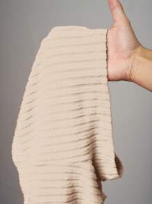 Slaydiva 2pcs Summer New Arrival Women Casual Sexy Solid Fuchsia Backless Halter V-Neck Sleeveless Top And Shorts Set