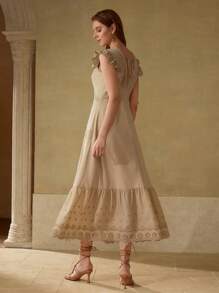 MOTF PREMIUM VÁY MAXI CỔ CHỮ V VIỀN REN SỌC, MÀU KHAKI - Màu Khaki - Xem 4