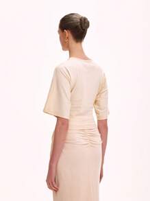 Chiquease Áo thun nữ cổ tròn, eo thắt, tay ngắn, màu trơn - Màu Khaki - Xem 2