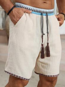 Manfinity RSRT 男士休闲日常沙滩度假装，经典波西米亚风休闲短裤，采用仿亚麻纹理面料和图案织带制成，配有抽绳腰带，非常适合夏威夷海滩度假、音乐节和日常穿着。