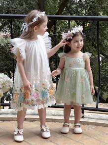 Baby Mädchen Kleid mit gewobener Mesh-Stickerei, quadratischem Kragen und Rüschensaum