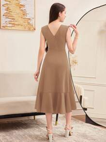 SHEIN 少女纯色无袖荷叶边蕾丝边修身连衣裙长款晚礼服，优雅大方，适合派对、约会、重要家庭聚会 - 卡其色 - 查看 2