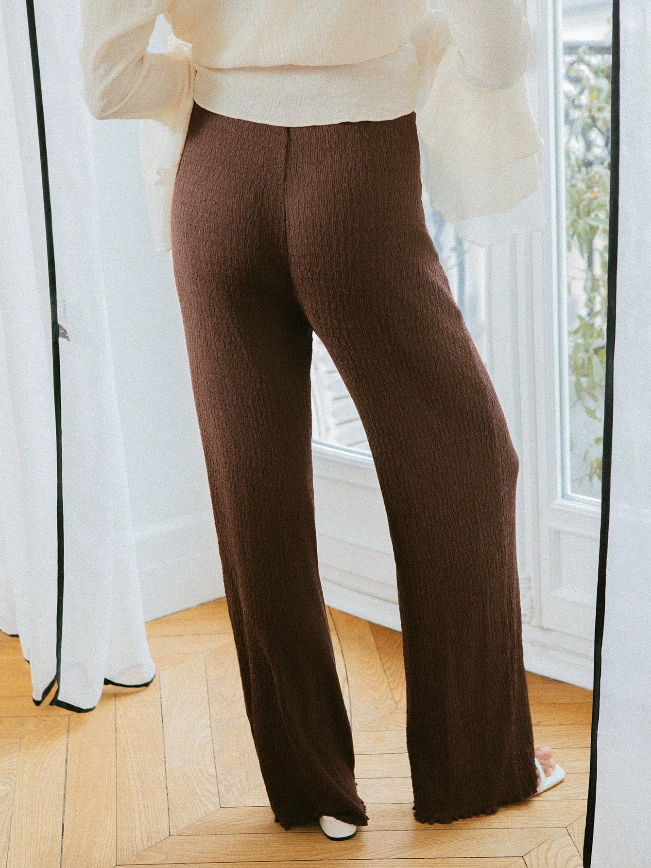 Pantaloni a gamba ampia con texture di cioccolato, con orlo a balze, outfit da vacanza per donna