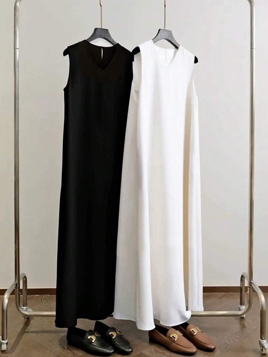 Al Najma Women V-Neck Arabic Style Dress, Spring/Summer - Black and White - View 1