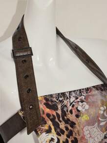 SHEIN ICON مجموعة قطعتين للنساء تتكون من توب قصير ظهر مكشوف مطبوع بنقشة الحيوان وشورت قصير جدًا, ملائمة وخصر منخفض, ملابس دراجة نارية - متعدد الألوان - مشاهدة 5