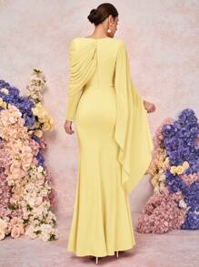 SHEIN Belle Elegante y romántico vestido de dama de honor de punto con cuello redondo, manga larga, pliegues y bajo cola de sirena