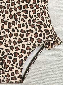 新款时尚女童泳衣，全身豹纹印花，颈部有荷叶下摆。 - 彩色 - 查看 5