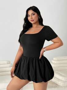 Solflare Plus Size Short Sleeve Square Neck Floral Ruffle Hem Romper With Built-In Shorts And Phone Pocket, Versatile Casual Wear For Daily Outings, Spring/Summer - Black - View 3