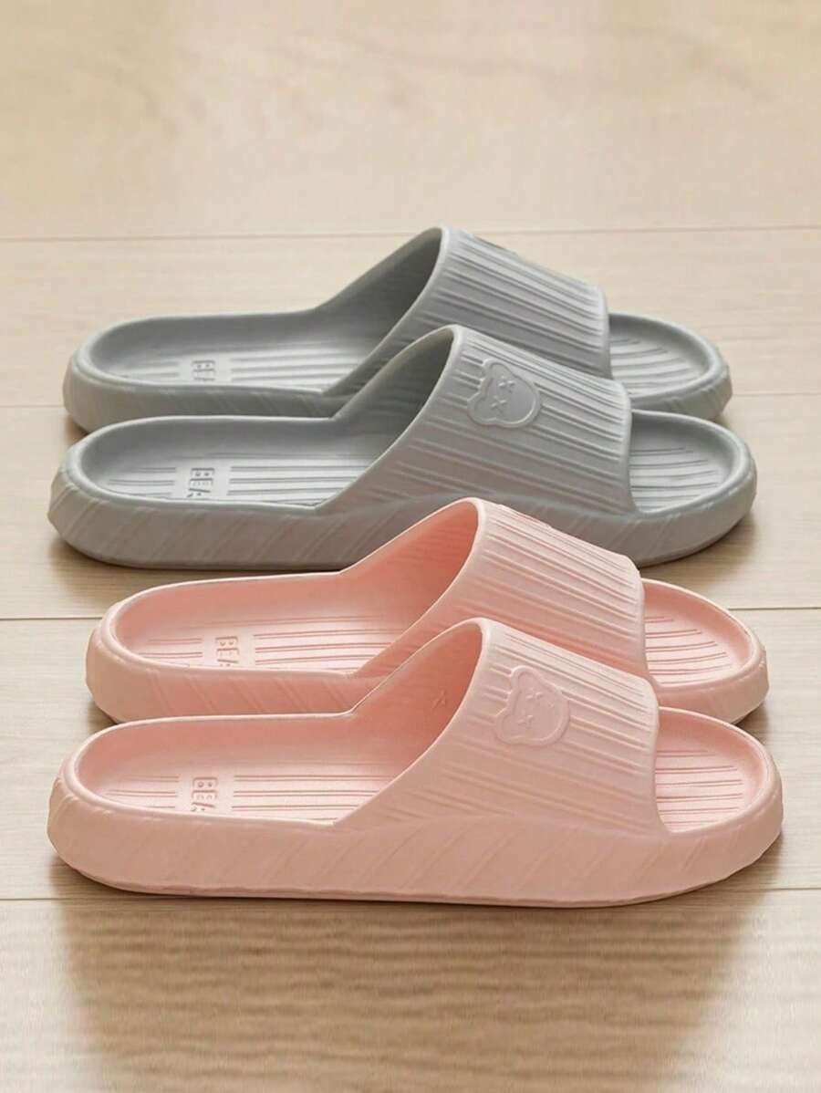 Pantuflas antideslizantes, resistentes a los olores, ligeras y con suela gruesa con estampado de oso de dibujos animados en verde, aptas para uso doméstico de mujeres todo el año. También aptas para pantuflas en forma de corazón para el Día de los Enamorados de niños.