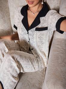 CottageSlumber Conjunto de pijama de mujer con estampado floral de crep de burbujas de color contrastante, manga corta. Detalles cómodos y elegantes de la temporada navideña con esplendor floral abundante. - Multicolor - Ver 1