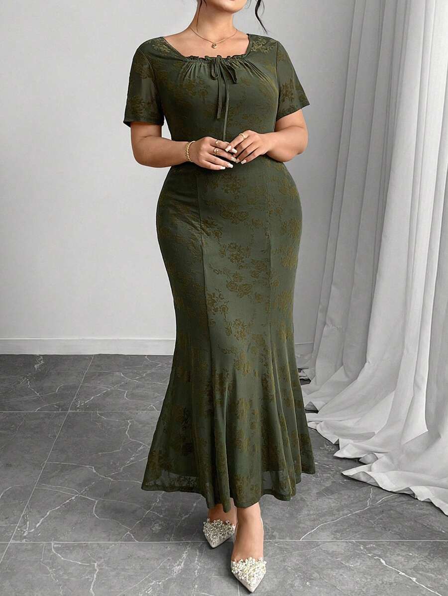 Modelyn Plus Size Solid Square Neck Mermaid Hem Elegant Short Sleeve Midi Dress - Multicolor - View 1