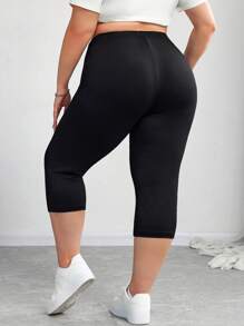 SHEIN CURVE+ 大码女士黑色运动套装，紧身高弹七分裤，夏季/乡村/海滩度假装/沙滩装/沙滩服饰 - 黑色 - 查看 2