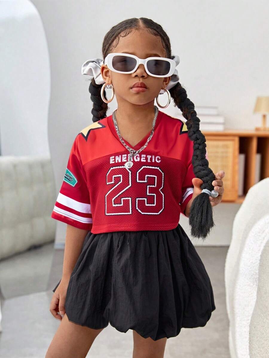 SHEIN 年轻女孩时尚针织宽松V领数字印花T恤 - 紅色 - 查看 1