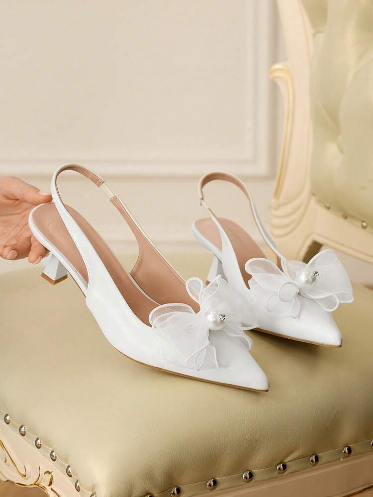 CUCCOO HITCHD Zapatos de tacón alto para mujer, nuevos zapatos de novia y dama de honor de verano con cristales brillantes, perlas y lazo, punta afilada, tacón de aguja, elegantes y románticos, de cuero artificial blanco para vestidos de fiesta, boda y noche