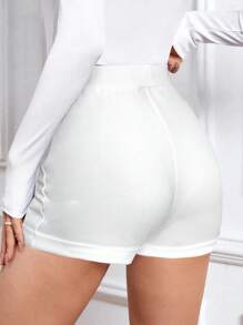 Firerie Short de mujer con diseño de botones metálicos, corte slim y de moda